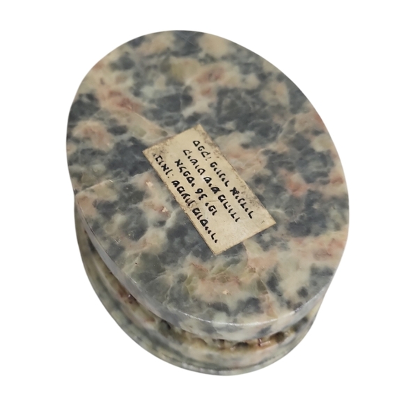 Mother of Pearl Trinket Box Inlay Soapstone Oval Vintage - Picture 5 of 5